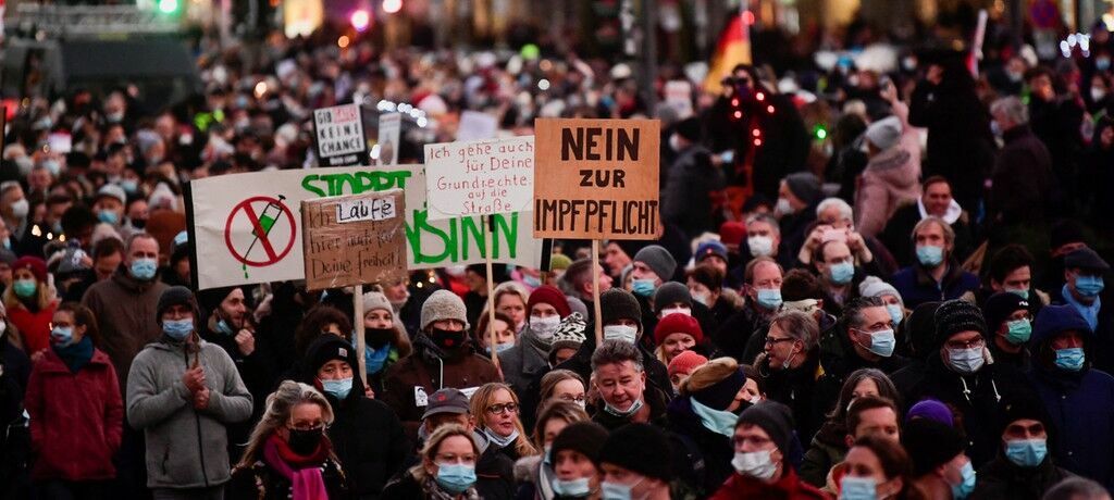 Демонмтрация против вакцинации в Гамбурге
