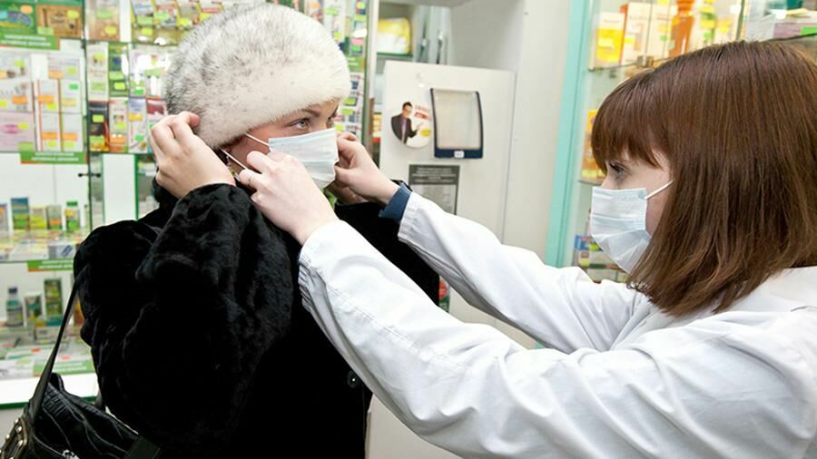 Вирусный ажиотаж: россияне скупают медицинские маски, опасаясь коронавируса