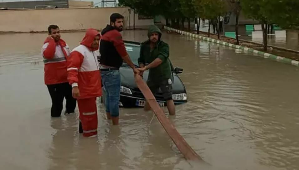 Наводнение в Иране унесло жизни 17 человек
