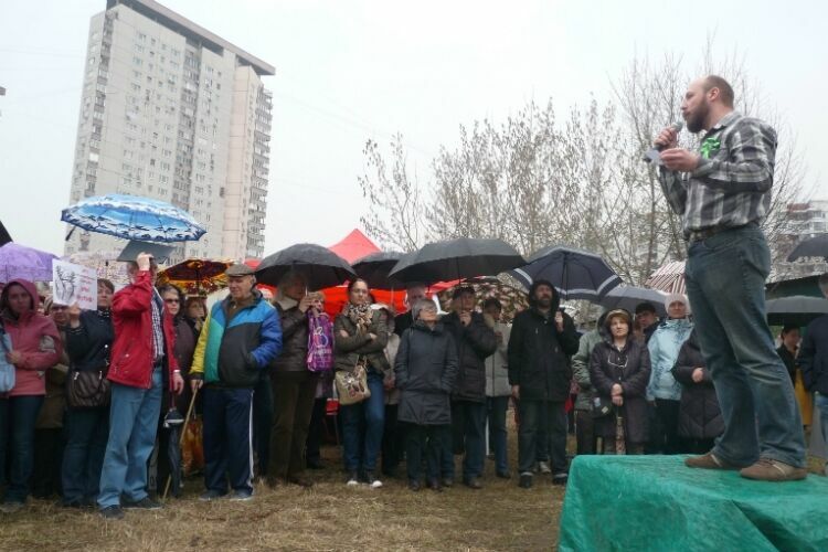 На юге Москвы прошел митинг против точечной застройки