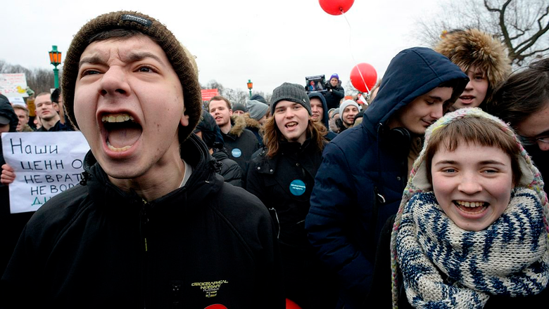 СК готовит рекомендации для «сознательного отказа» подростков от протестных акций