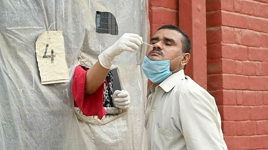 Количество новых случаев коронавируса в Индии выросло на миллион за четыре дня