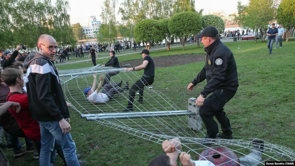 Сотрудников Росгвардии проверят из-за бездействия во время протеста в Екатеринбурге