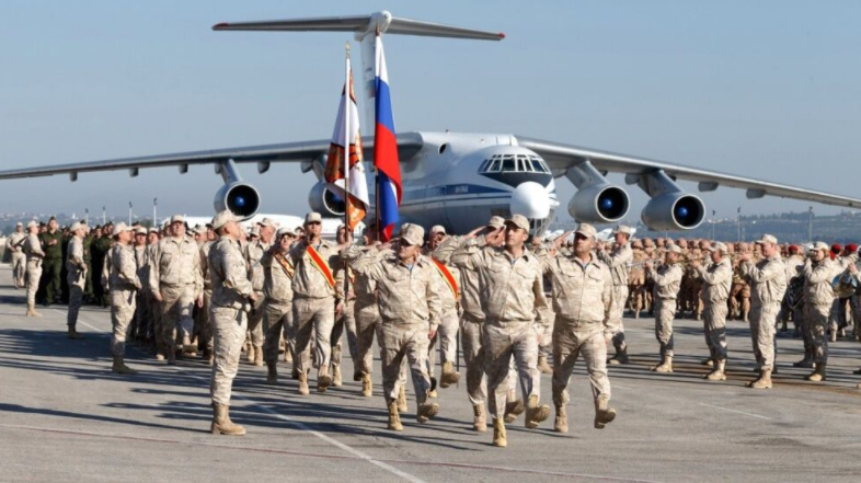 Российские военные в Сирии спели «День Победы» на русском, арабском и фарси