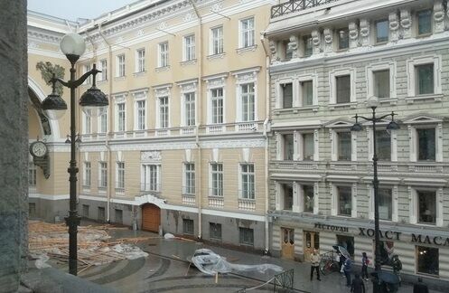 В Санкт-Петербурге обрушились строительные леса, есть пострадавшие