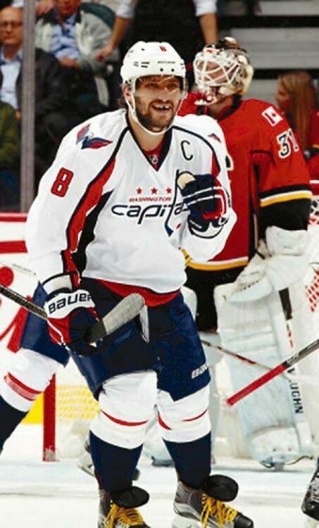 Овечкин набрал в чемпионатах НХЛ больше 900 очков