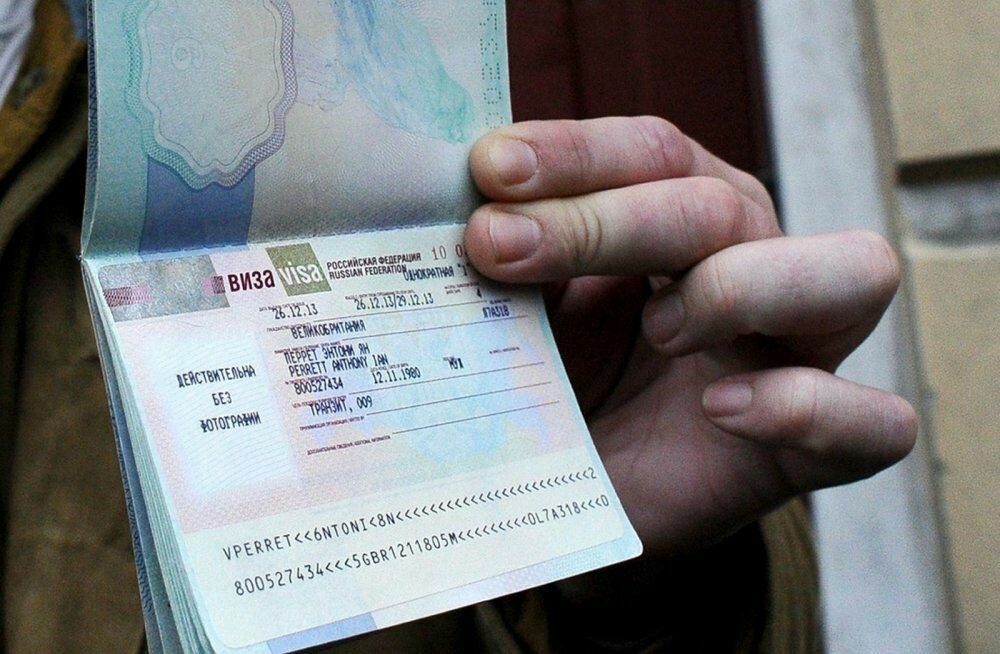 Иностранцам в России продлят визы на 90 дней