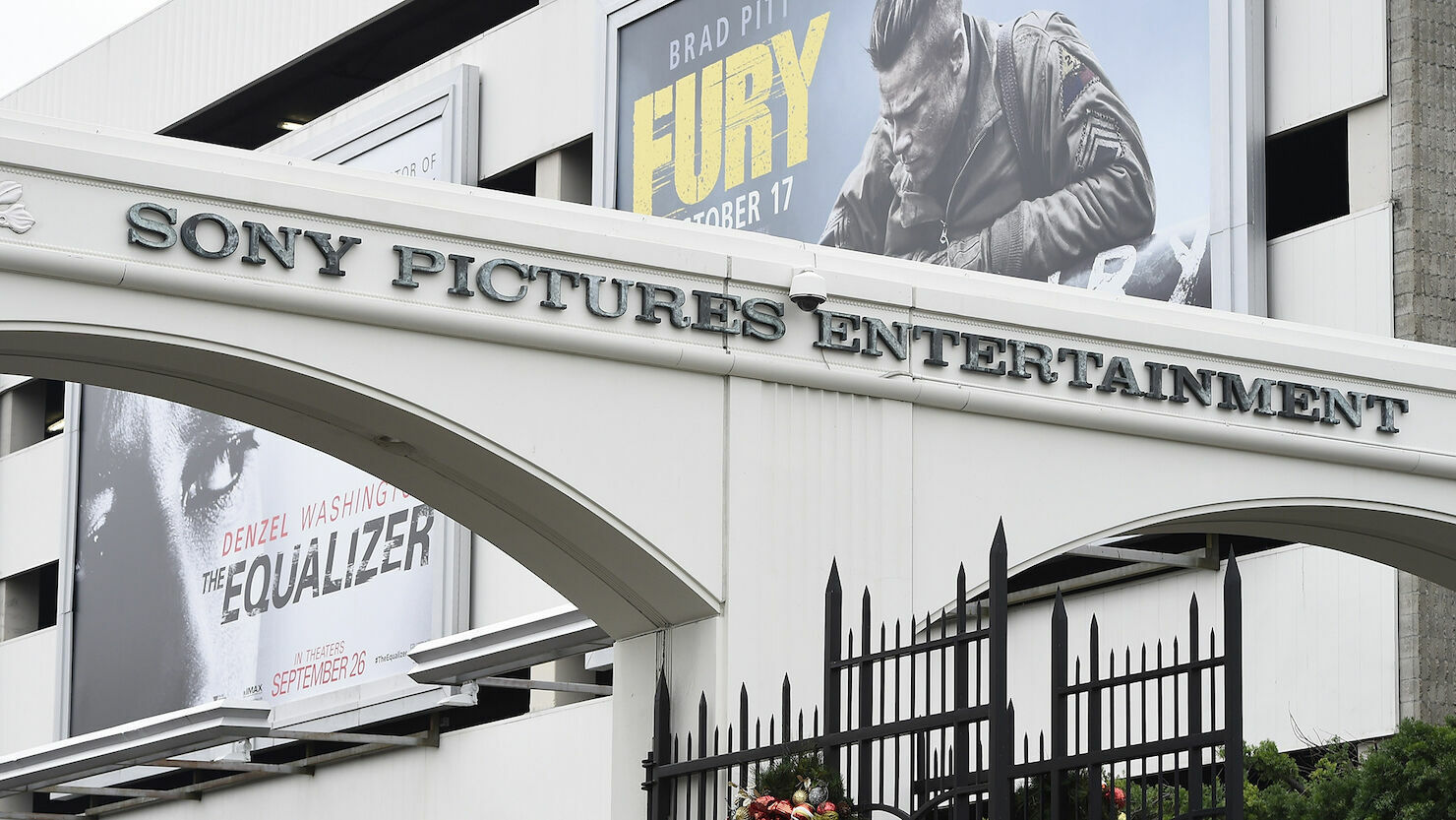 Sony Pictures приостановила сотрудничество с РФ