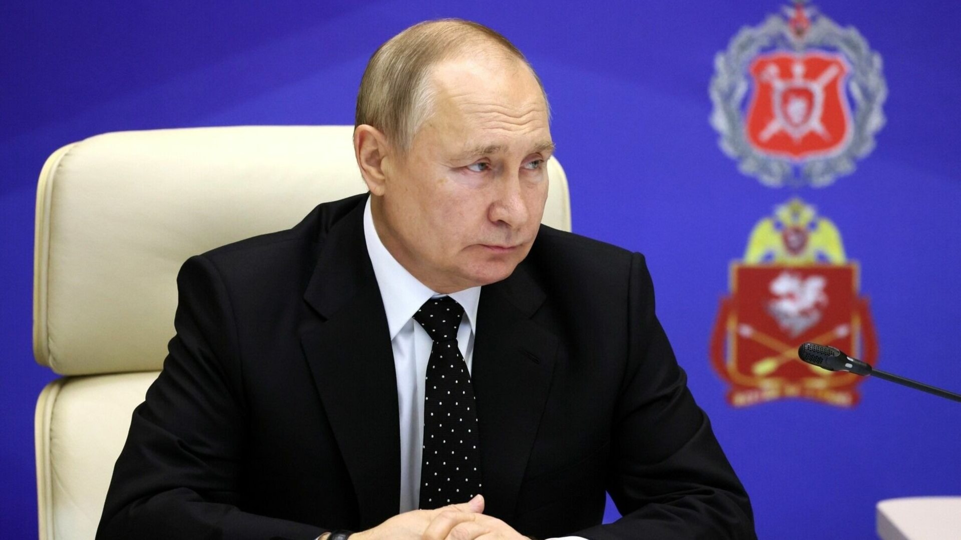 Владимир Путин в присутствии девочки выделил Дагестану 5 млрд рублей (ВИДЕО)