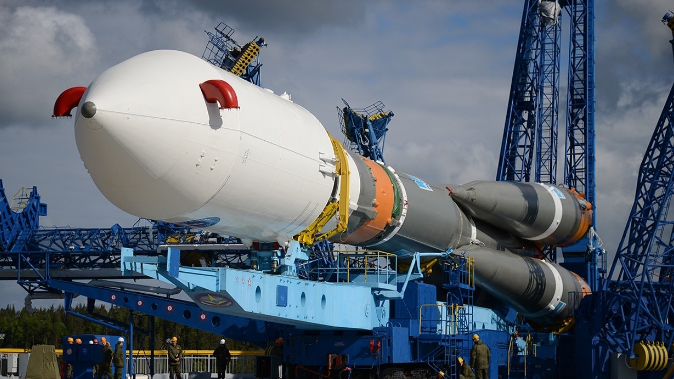 Союз-2.1б перед запуском на космодроме «Плесецк». 17 июня 2018 года.