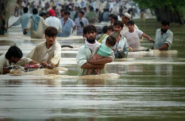 Жертвами наводнений в Пакистане стали больше 330 человек