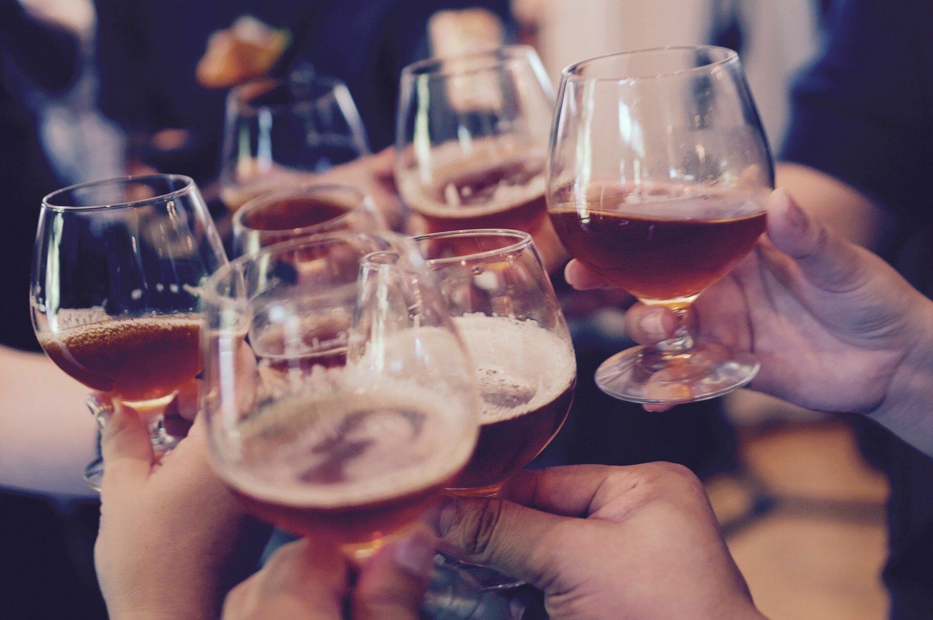 Совет Федерации предложил продавать алкоголь с 21 года