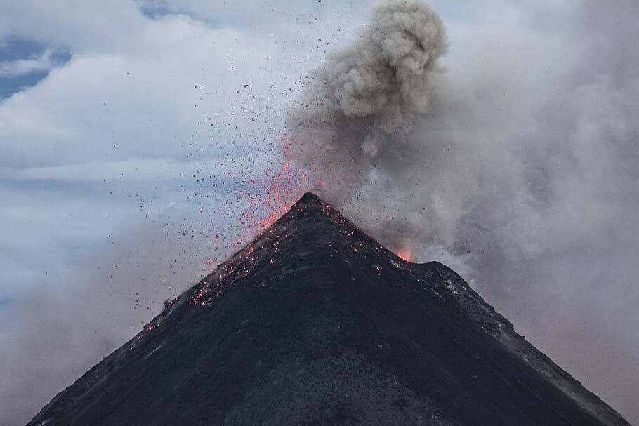 Один из камчатских вулканов признан особо опасным для самолетов