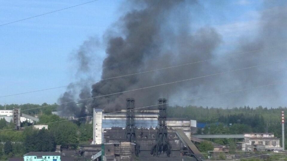 Крановщица погибла при пожаре на обогатительной фабрике в Кемеровской области