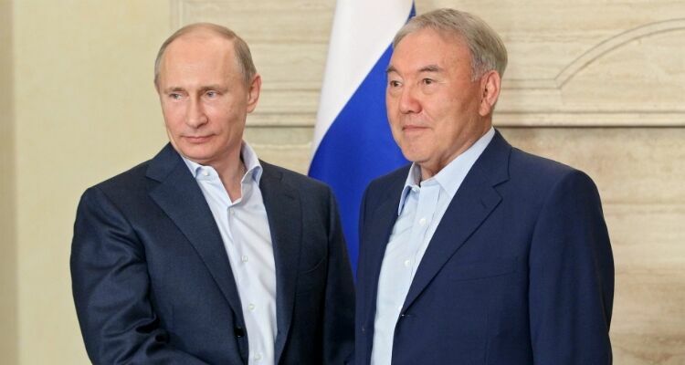 Путин обсудил с Назарбаевым двусторонние отношения России и Казахстана