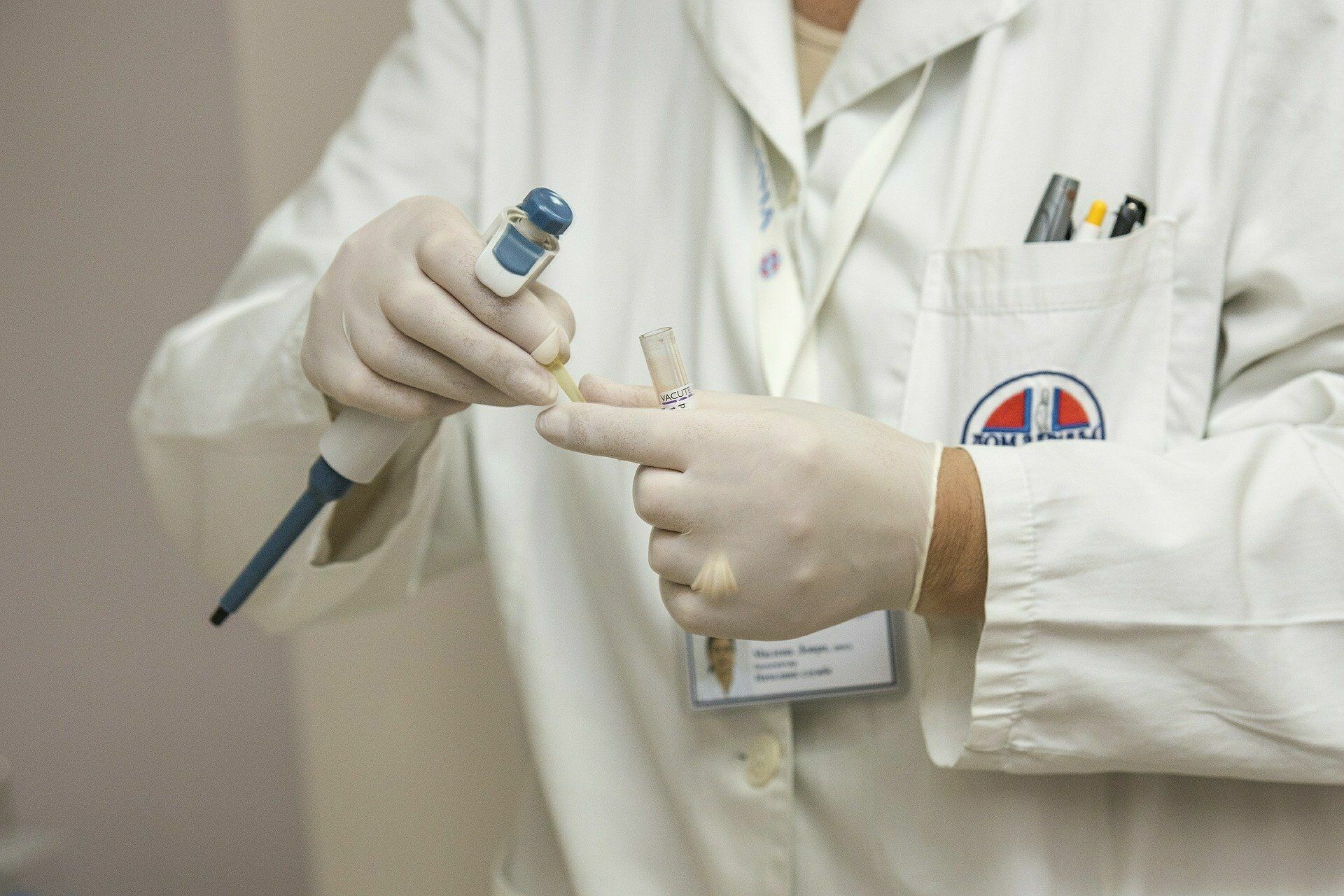 Две трети российских врачей выступили против обязательной вакцинации от коронавируса