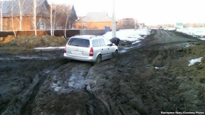 Гроза режима: жительницу Омской области обвинили в экстремизме за жалобу на плохие дороги