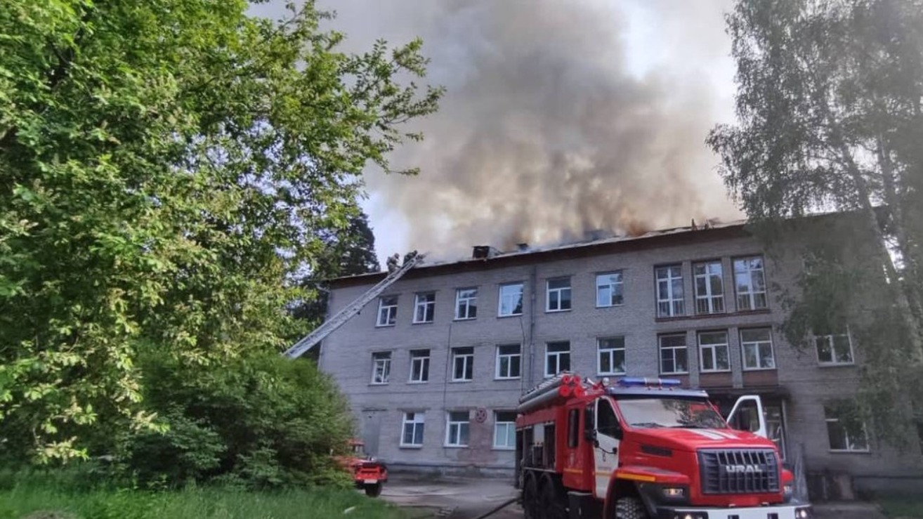 В Новосибирске загорелась Центральная клиническая больница (ВИДЕО)