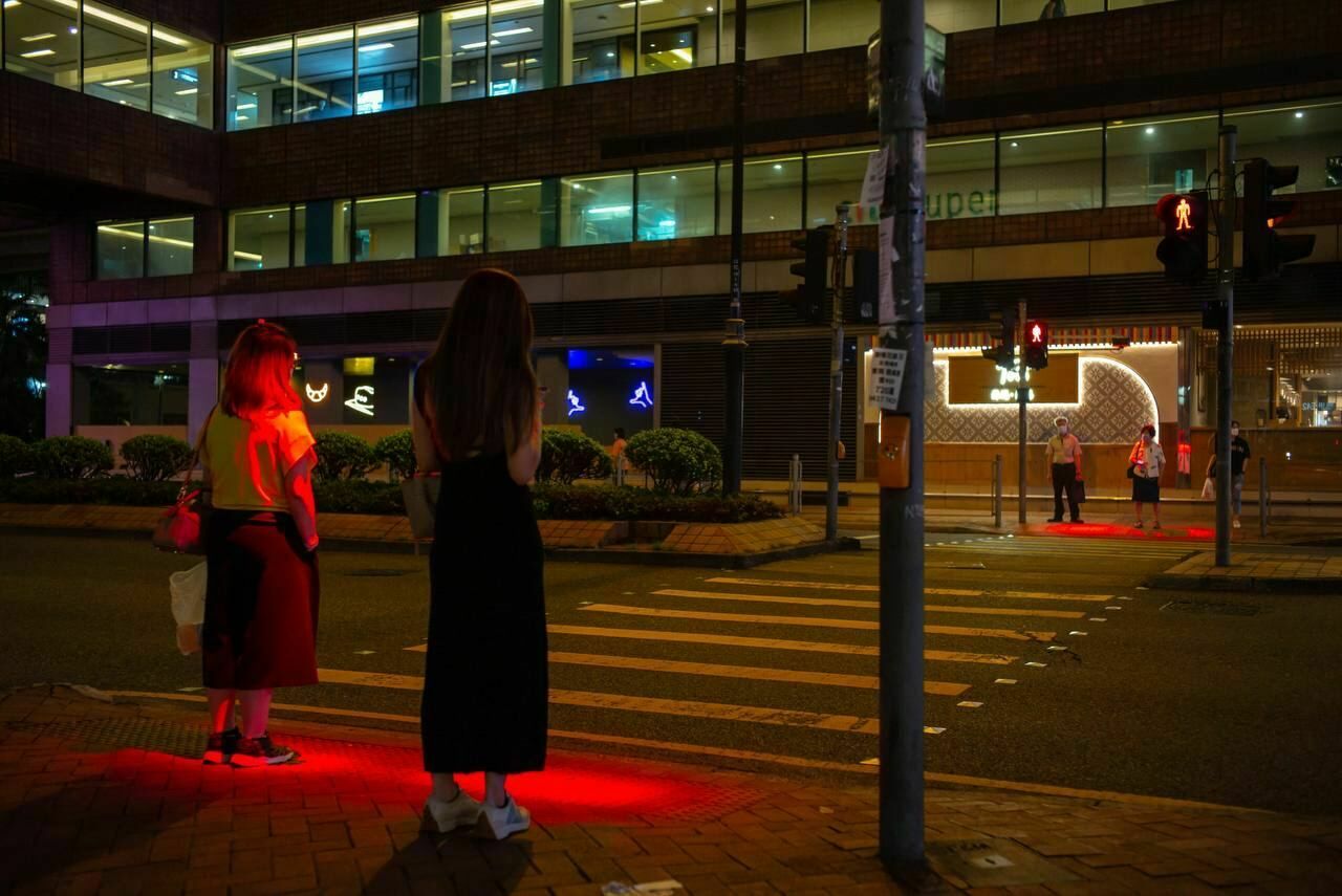 Зловещая безопасность: в Гонконге тестируют средство против «телефонных зомби»