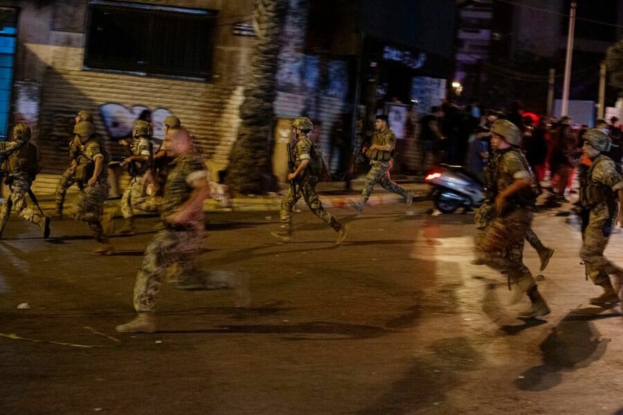 Армия вытесняла демонстрантов из центра города