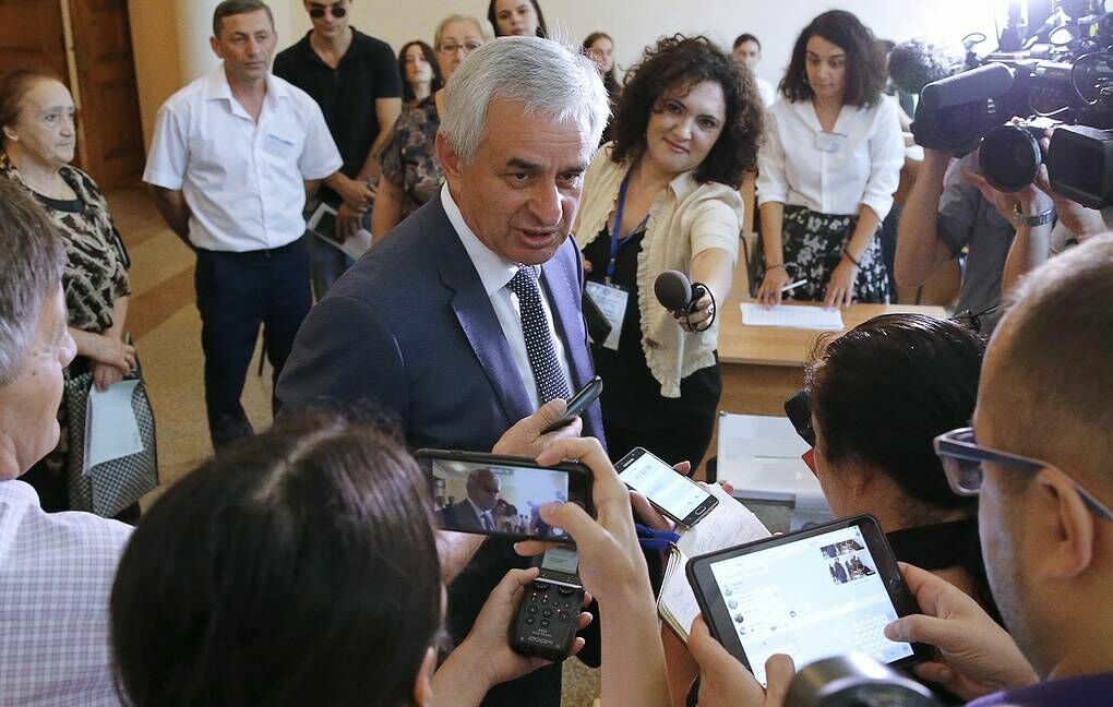 На выборах президента Абхазии ожидается второй тур