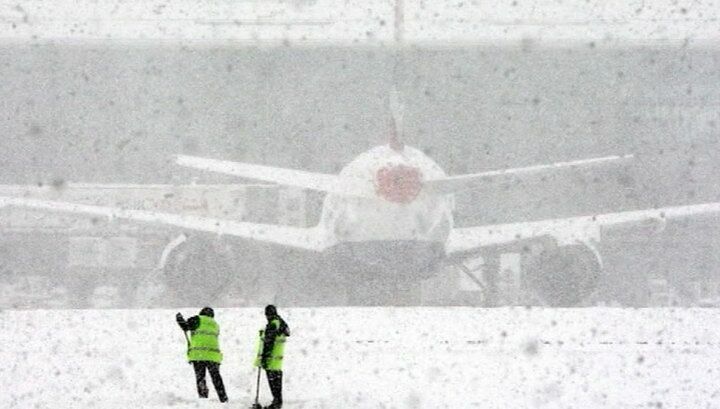 В Москве из-за погоды отменили десятки рейсов