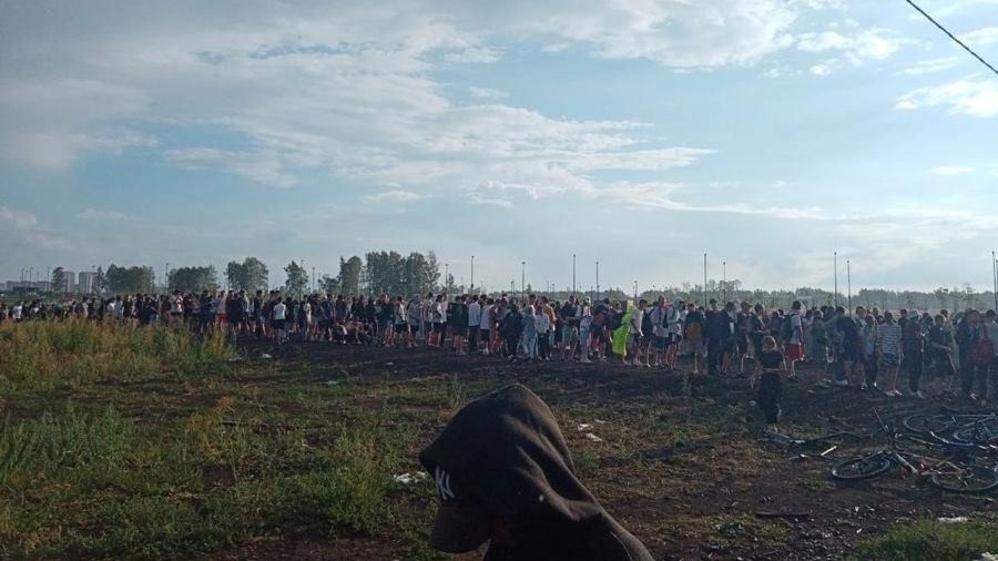 Подросткам в Магнитогорске устроили «пытку очередью»