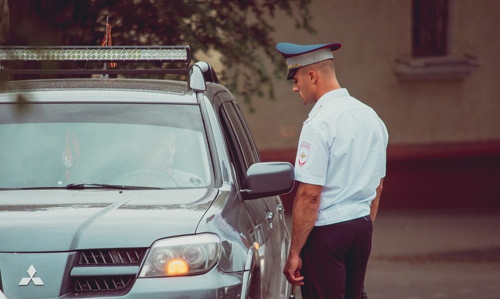 В Москве отменили штрафы водителям, ошибочно привязавшим номера к пропуску
