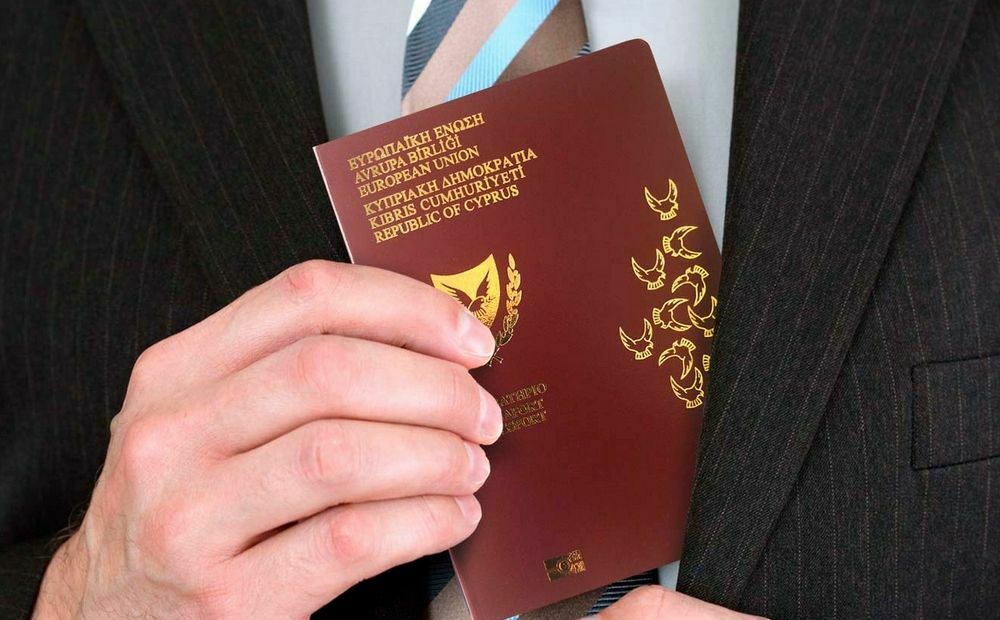 С 1 ноября 2020 года Кипр отменит программу «золотых паспортов»