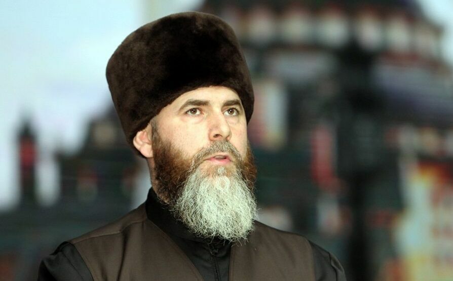 Муфтий Чечни назвал врагами всех французов, поддерживающих Эммануэля Макрона