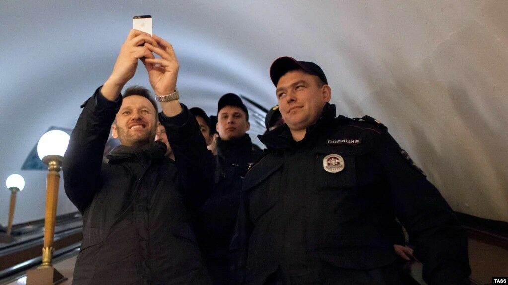 Суд восстановил на работе уволенных после слива базы Навального