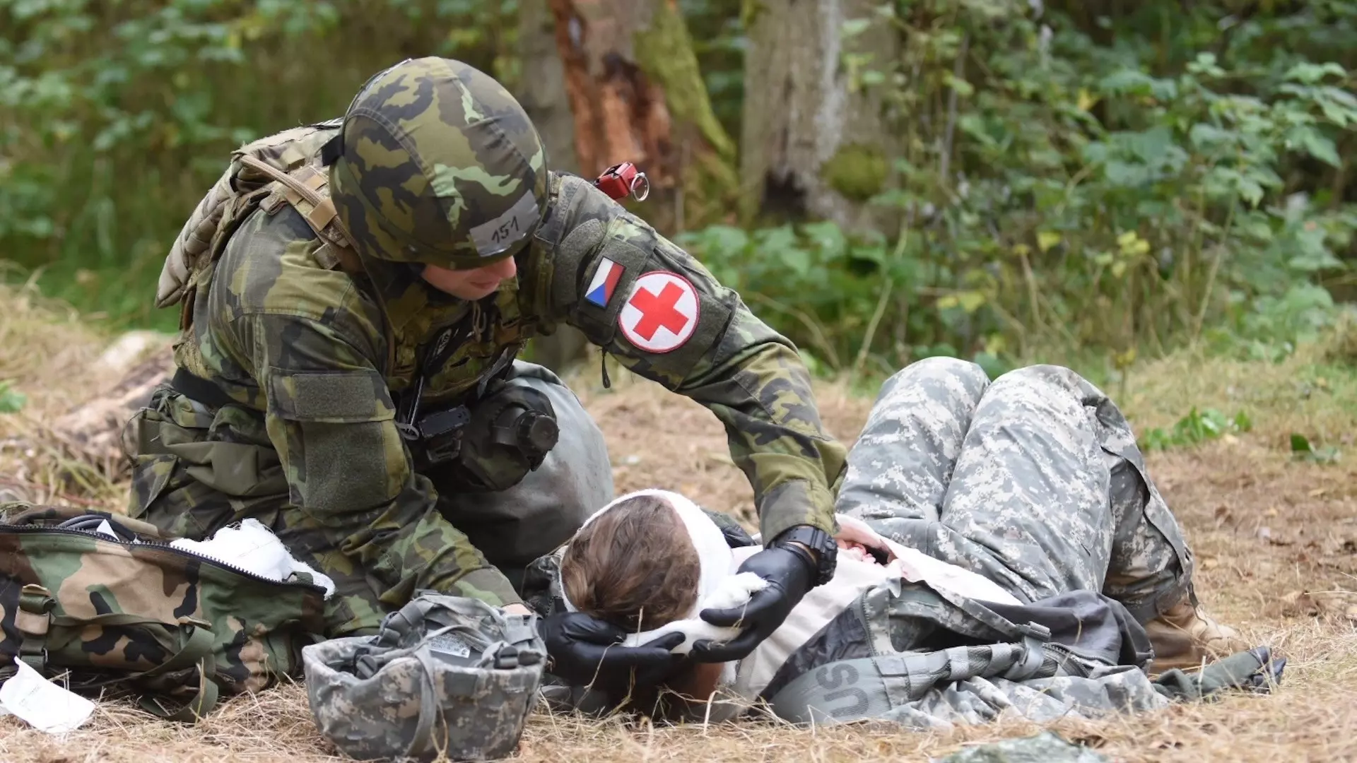 Работа врача в военно-полевых условиях отличается от гражданской медицины