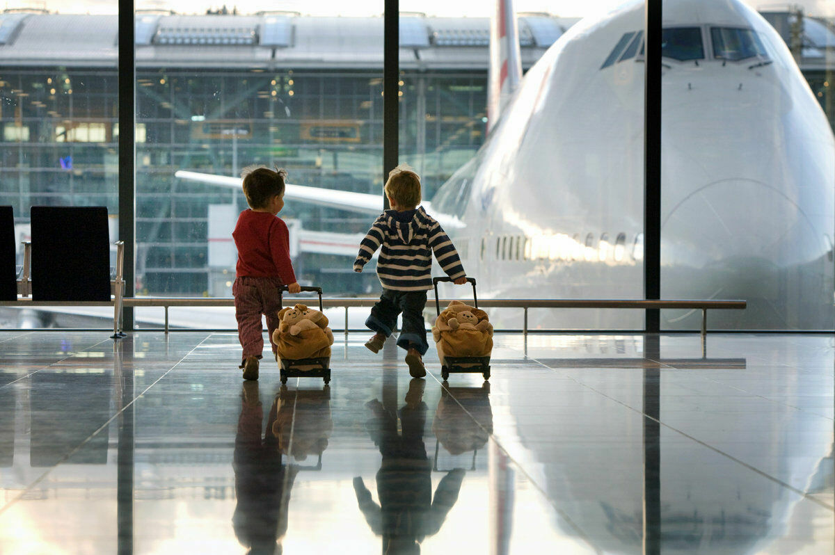 Дети в аэропорту