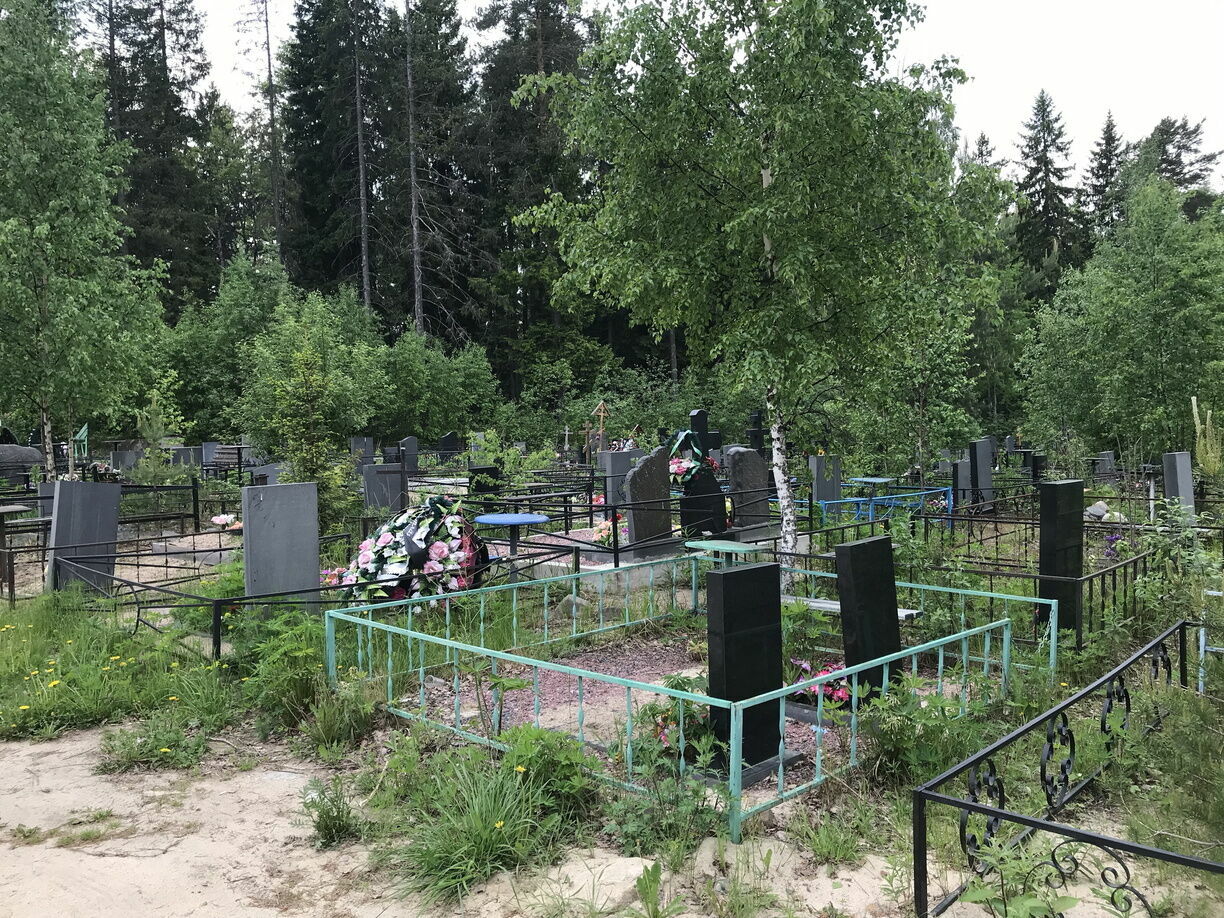 В Санкт-Петербурге разрешили хоронить умерших от коронавируса в семейных могилах