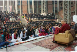 Далай-лама пригласил читателей микроблога в свой аккаунт в Instagram