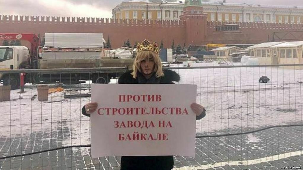 Зверева оштрафовали на 15 тысяч рублей за пикет у стен Кремля
