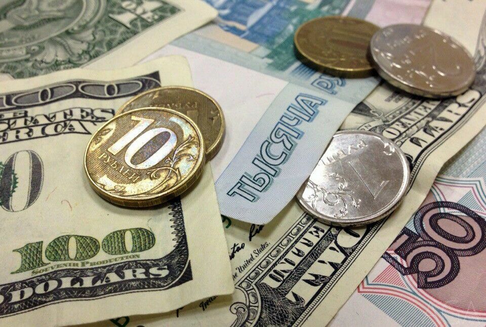 В случае новых санкций США рубль может упасть от 5 до 15%