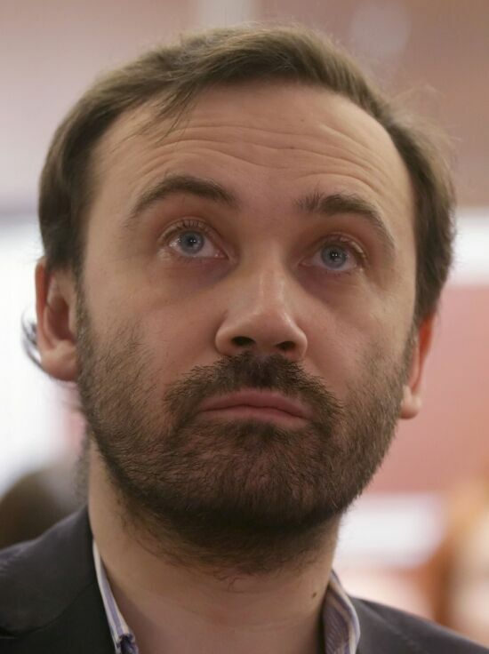 Илья Пономарев лишен депутатского мандата