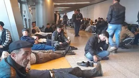 Мигранты из республики несколько дней сидели в аэропорту, пытаясь попасть в Россию