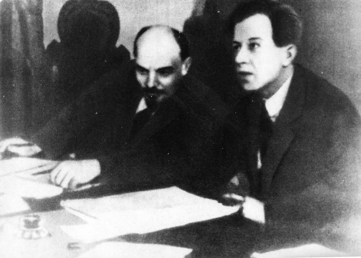 22  апреля:  в  1942-м  в  СССР  убивают  соратника  Ленина