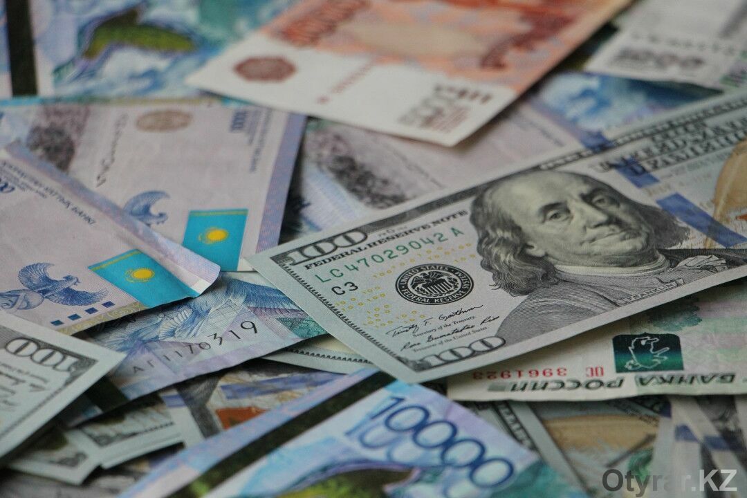 В Казахстане ограничили покупку валюты