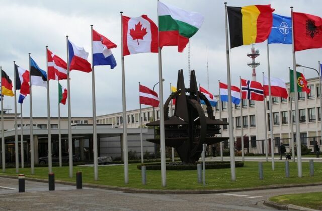 Венгрия сорвала проведение саммита НАТО — Украина