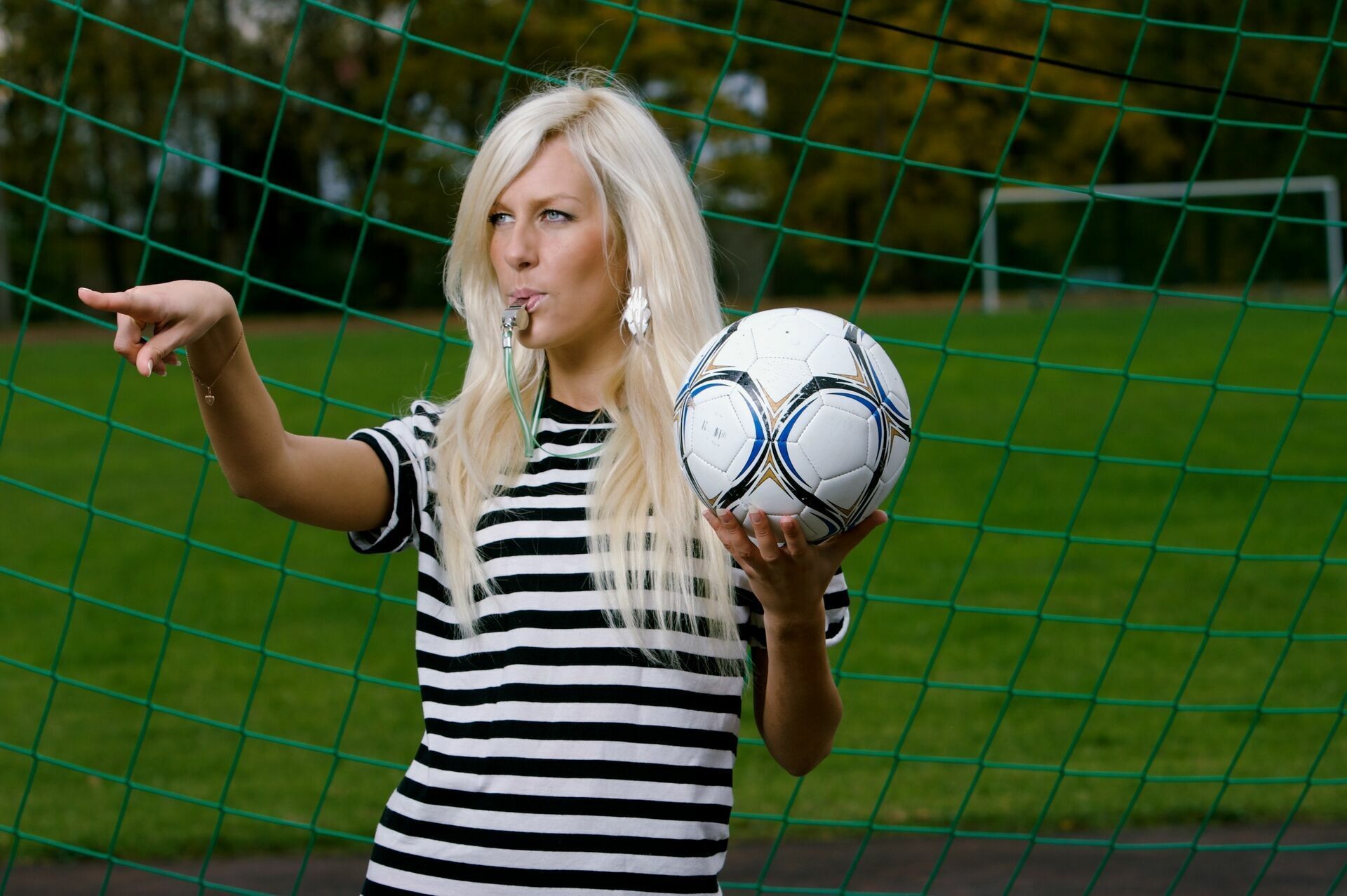 Искусство требует: почему футбольные матчи лучше комментировать женщинам
