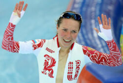 Конькобежка Ольга Граф завоевала первую медаль для России, заняв 3-е место