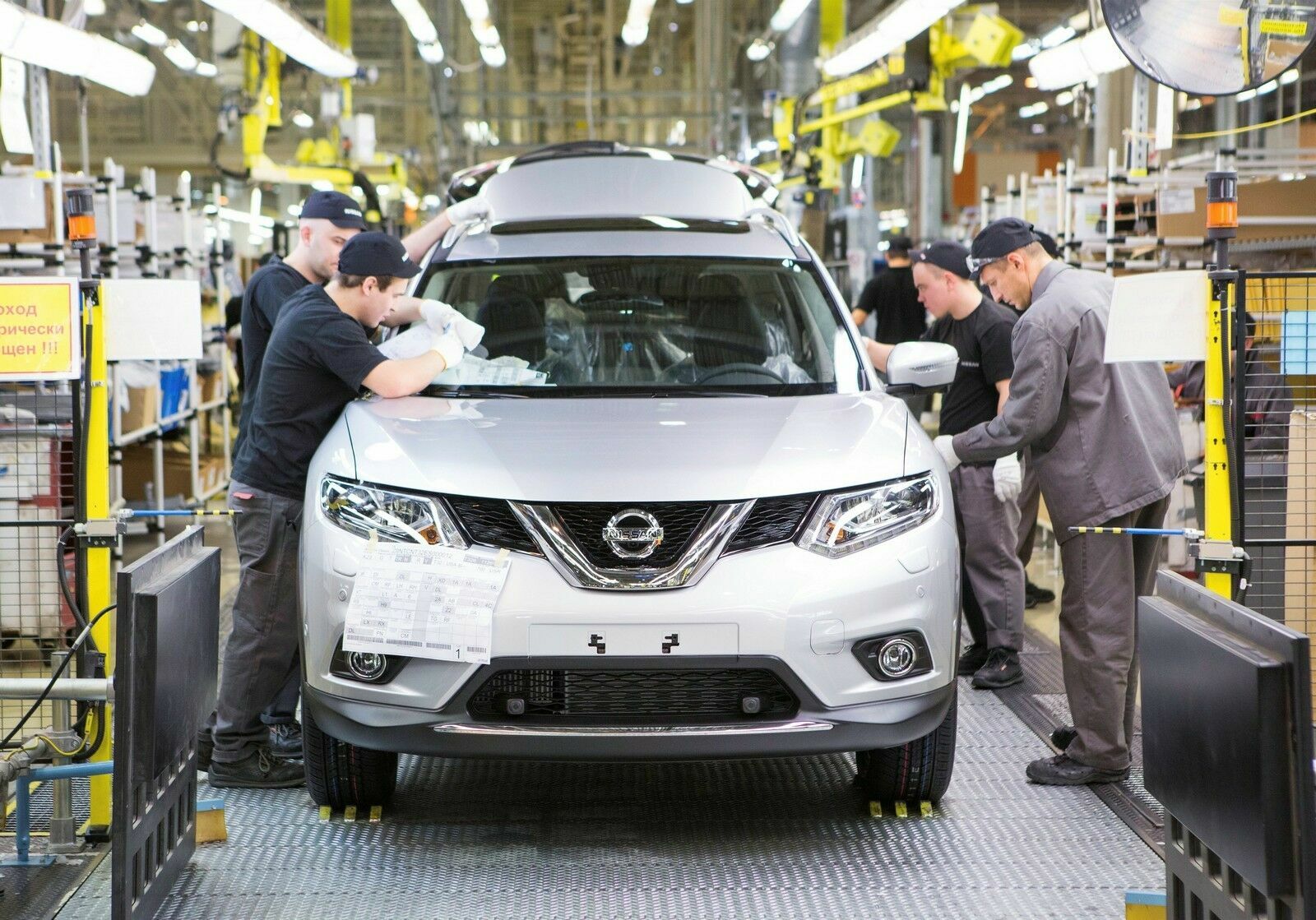 Nissan остановил выпуск автомобилей в России на один год