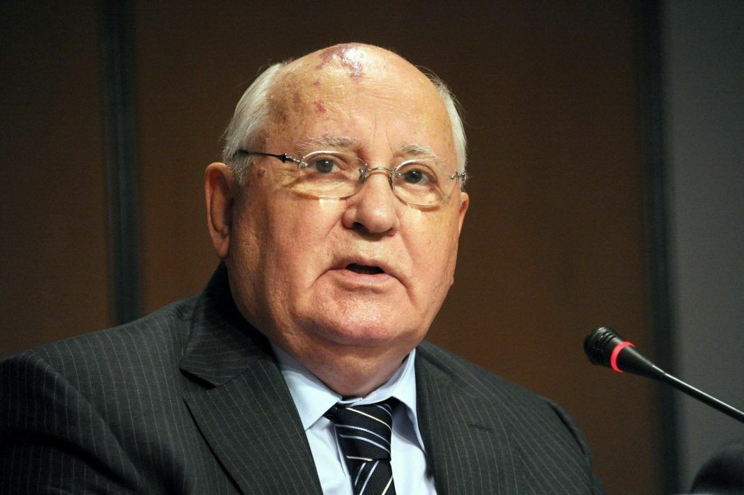 Горбачев указал на ошибки Лукашенко