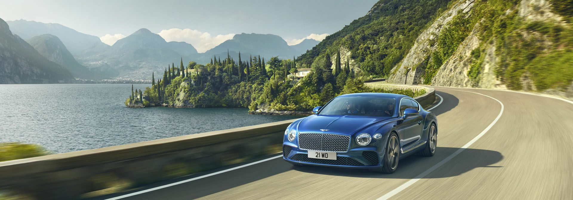 Bentley стал самым популярным элитным авто в России
