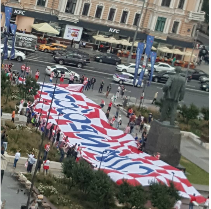 Чтобы не обижались: хорваты развернули гигантский баннер "Спасибо, Россия"