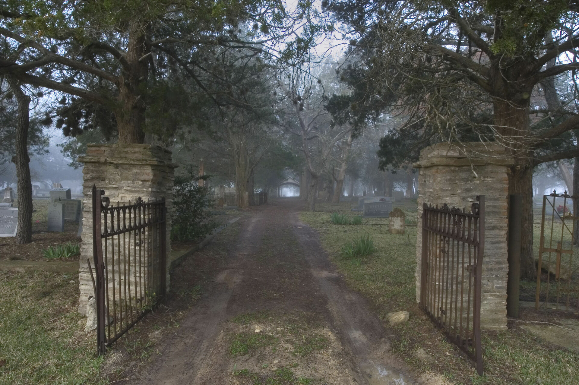 "Аренда ключа" от кладбища едва не привела к скандалу в Приморье
