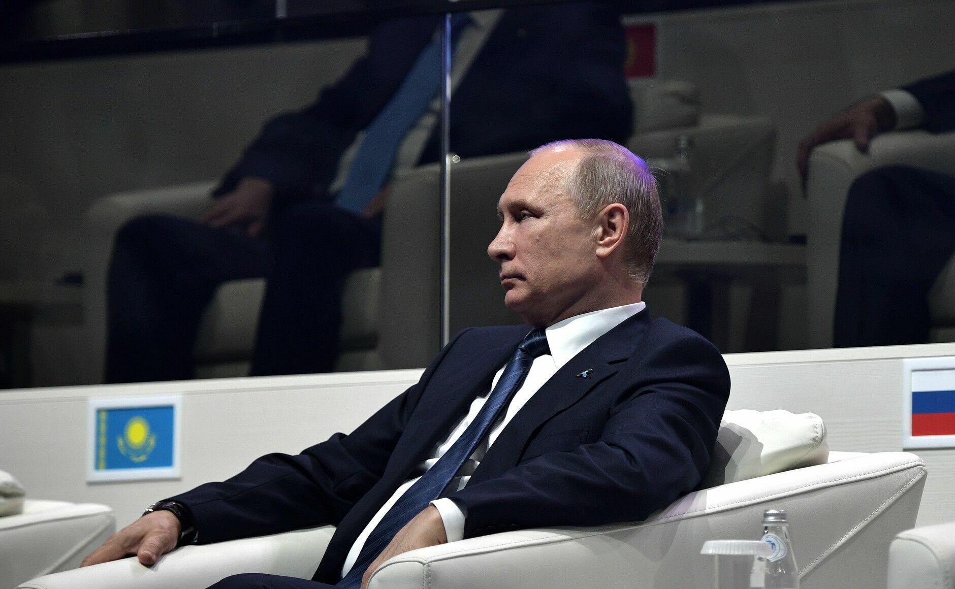 Путин заявил, что его дочери далеки от бизнеса и от политики